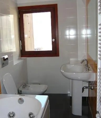 - In / - Out In Cervinia Apartman *